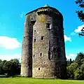 La tour Du Guesclin vue du sud-est.