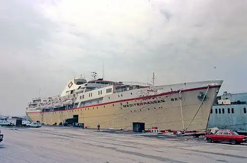 Le Mediterranean Sky en rénovation à Pérama en 1986.