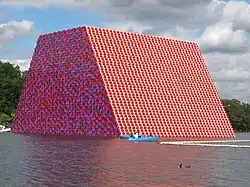 The Mastaba, désert de Liwa, Abu Dhabi.
