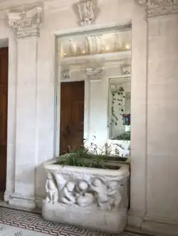 Jardinière sculptée par Auguste Rodin.