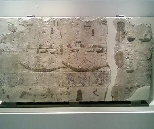 Représentation d'un chantier de construction de barques en papyrus (relief du temple solaire de Niouserrê.)