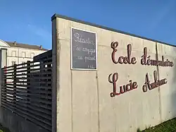 École élémentaire Lucie Aubrac à Givry  (Saône-et-Loire).