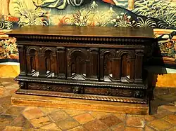 Coffre dit de Catherine de Médicis (troisième quart du XVIe&nbsp;siècle, château d'Ecouen).