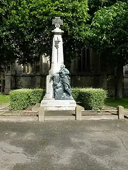 Le monument aux morts.