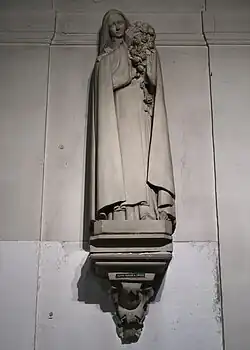 Statue de sainte Thérèse de Lisieux.
