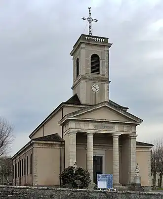 Extérieur de l'église paroissiale Saint-Julien.