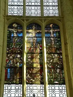 Vitrail de la Crucifixion (axe du chevet).