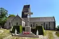 L'église Saint-Grégoire et le monument aux morts de Saussemesnil.