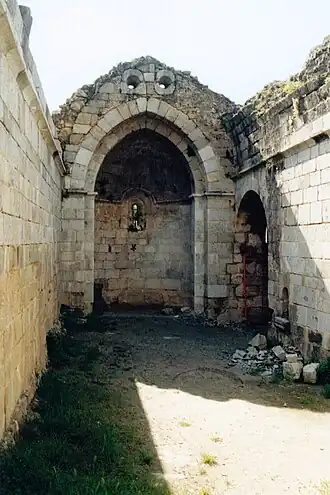 La nef en ruines en 2001.