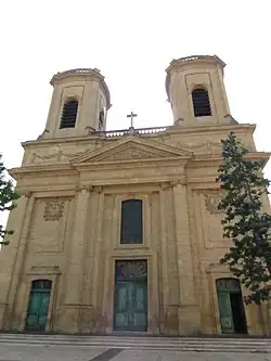 Église paroissiale Saint-Maximin.