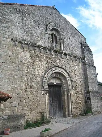 Façade de l'église Saint-Paul de Parthenay.