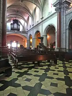 Vue de l'intérieur ; nef.