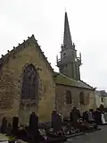 L'église paroissiale Saint-Pierre, vue extérieure partielle.