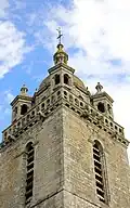 L'église Saint-Servais : le clocher.