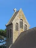 Le clocher de l'église paroissiale Saint-Gildas.