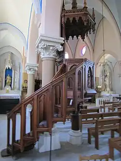 Intérieur (chaire).