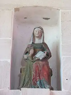 Sainte Anne en bois peint du XVIe&nbsp;siècle.