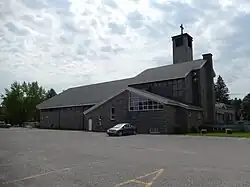 Extérieur de l'église vue de l'arrière