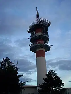 Émetteur de télévision installé à Bourg-Saint-Andéol à 414&nbsp;mètres d'altitude, en Ardèche (France). Puissance d'émission : 280&nbsp;W
