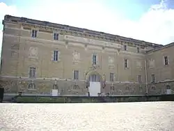 Pol Roger (no&nbsp;32).