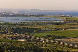 L'étang du Bagnas devant l'étang de Thau