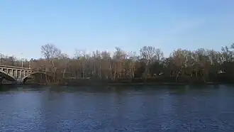 L'île Simon traversée par le pont Napoléon.