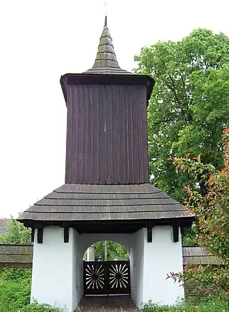 Clocher-tour et chapelle Sainte-Catherine.
