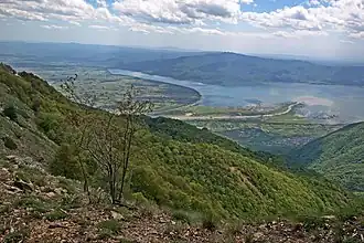 Le Strymon se jetant dans le lac Kerkíni.