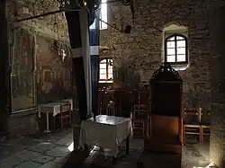 Mosaïque de la Vierge et fresque de la famille de Jean Ier Doukas.