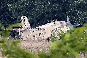 Un Antonov 2 hors d'usage.