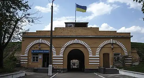 Entrée des bâtiments.