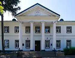 Son portique ionique,