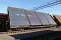 Plaques de tôle de grande dimension, transportées sur des wagons spéciaux en Russie.
