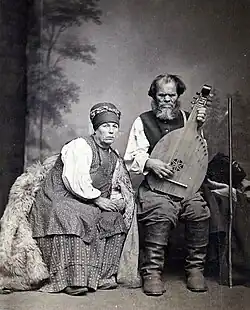 Le kobzar Ostap Veressaï et Pandora Veressaï.