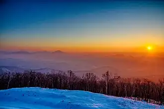 Vue en hiver depuis le mont Tolstaïa (630 m)