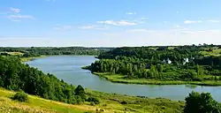 Lac Malskoïe et monastère de Maly