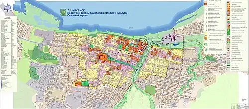 Carte du centre historique de la ville de Ienisseïsk avec en légende les différents monuments classés. Le périmètre est délimité au moyen de pointillés.