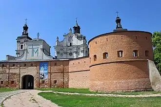 Mur et tours classés.