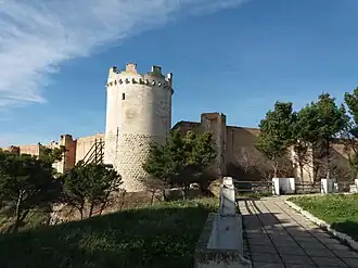 La forteresse de Lucera, structure militaire historique du XIIIe&nbsp;siècle.