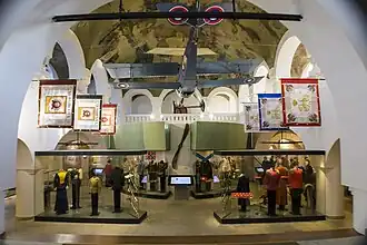 Nieuport, uniformes et drapeaux.