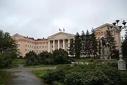 Description de cette image, également commentée ci-après