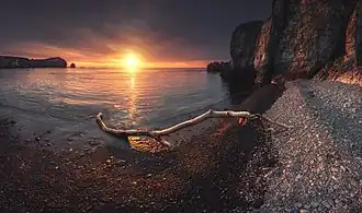 Lever de soleil sur la baie.