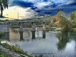 barrage sur la rivière Aïdar,