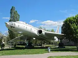 Un Tu-16