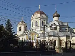 Vue de l'église du monastère de la Sainte-Trinité.