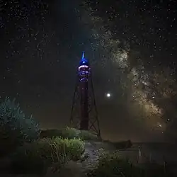 Phare de Djarilhats de nuit,