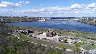 Le barrage et l'église de l'intercession de Khortytsia.