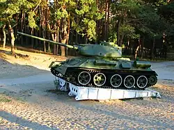 Monument du parc de la Victoire, un T-34 85 de la 2GM