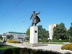 Monument Lénine, place de la Gare.