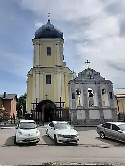 L'église de la Résurrection classée sous le  numéro : 61-224-0018.